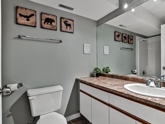 New! Cozy Rocky Mountain Chalet Managed By Little Sister Getaways Canmore Dış mekan fotoğraf