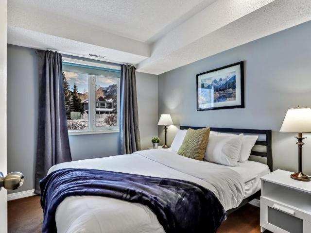 New! Cozy Rocky Mountain Chalet Managed By Little Sister Getaways Canmore Dış mekan fotoğraf