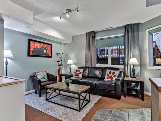 New! Cozy Rocky Mountain Chalet Managed By Little Sister Getaways Canmore Dış mekan fotoğraf