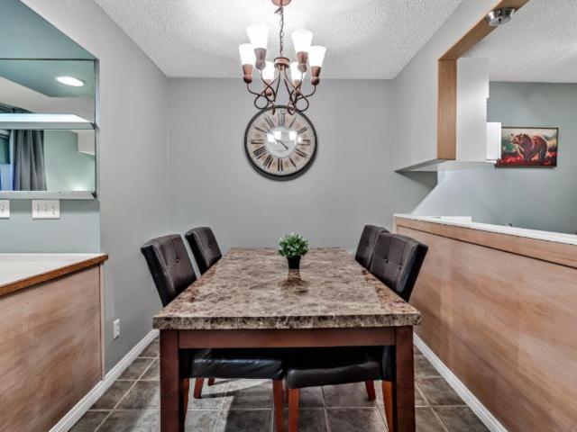 New! Cozy Rocky Mountain Chalet Managed By Little Sister Getaways Canmore Dış mekan fotoğraf
